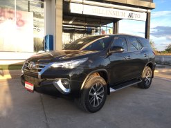 2017 Toyota Fortuner 2.4 V SUV ดาวน์ 0%
